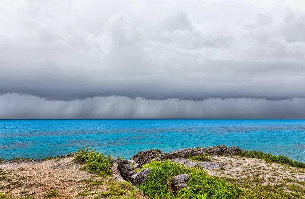 Burza z piorunami w tytoniu Bay Beach w St. George's Bermudy — Zdjęcie stockowe