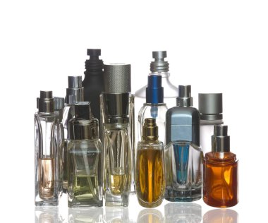 renkli parfüm şişeleri