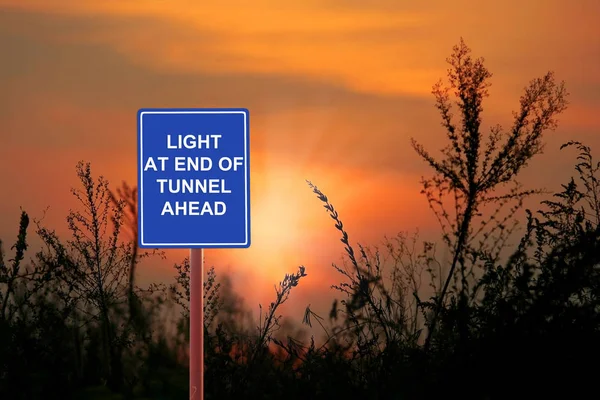 Tunnel ljus framåt — Stockfoto