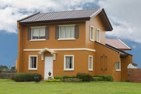 Müstakil tek iki hikaye ev