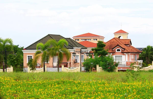 Posh villaggio nella periferia di Manila Foto Stock