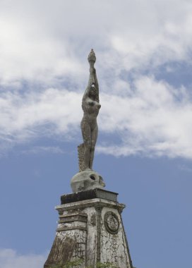 Bir meşale tutan bir kadın çıplak resim heykel 