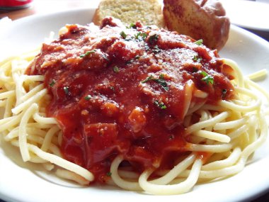 Domates soslu spagetti.