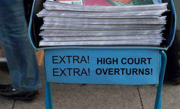 Headline high court overturns — ストック写真