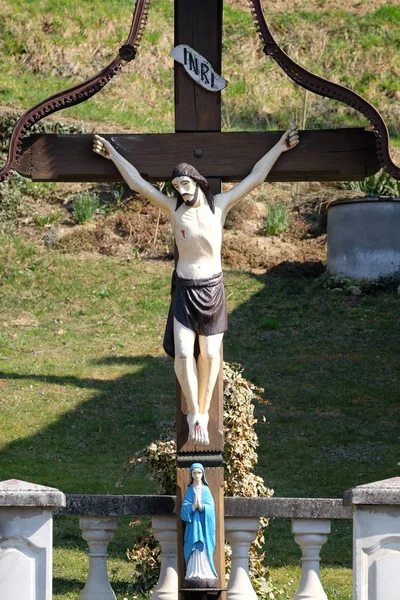 Kruzifix am Straßenrand in der Region Zagorje, Kroatien — Stockfoto