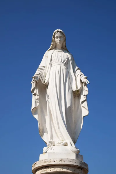 Nossa estátua senhora — Fotografia de Stock
