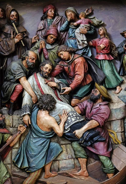 Мученичество святого Иоанна Непомукского — стоковое фото