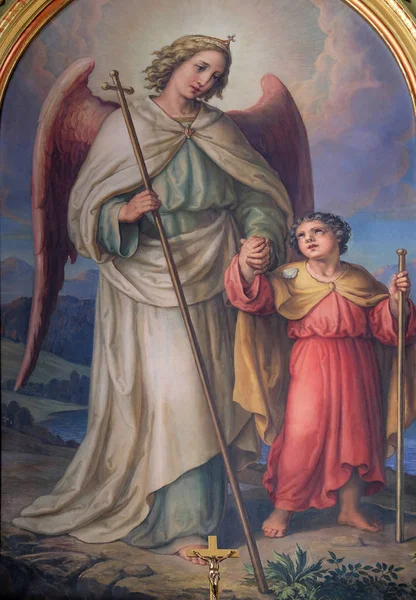 Ангел-хранитель, вівтар в базиліці Пресвятого Серця Ісуса в Загребі, Хорватія — стокове фото