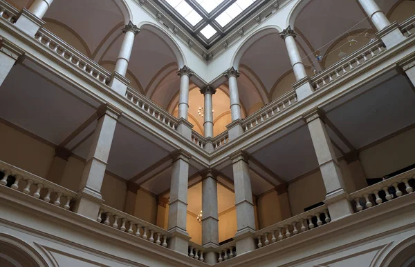 Хорватская академия наук и искусств в Загребе — стоковое фото