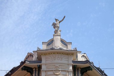 Mercury, Roma tanrısı üst kısmındaki Galeria Emporium, eski Mercur Merkezi, Ljubljana, Slovenya
