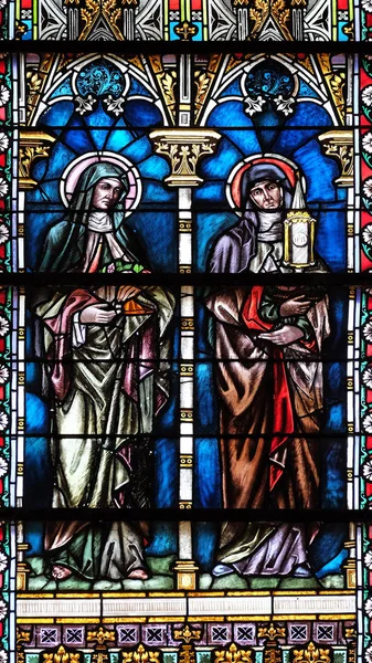 Kirchenfenster in der Kathedrale der Heiligen Nikolaus in Novo Mesto, Slowenien — Stockfoto