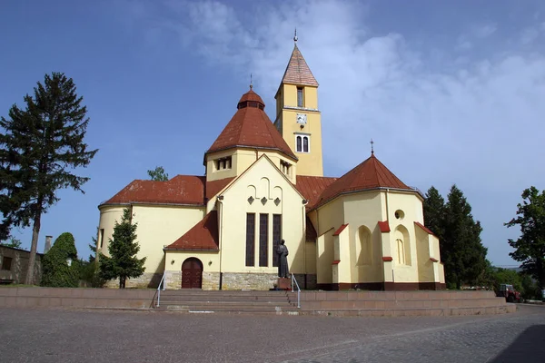 Chiesa parrocchiale della Santissima Trinità a Krasic, Croazia — Foto Stock