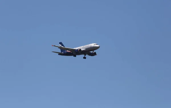 Airbus A319 Regisztrációs Bwa Aeroflot Leszállás Zágrábi Reptéri Pleso 2015 — Stock Fotó