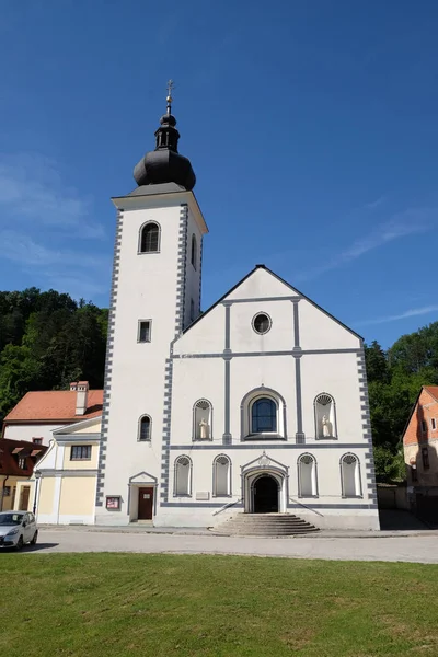 Pfarrkirche des Heiligen Nikolaus in Hrvatska kostajnica, Kroatien — Stockfoto