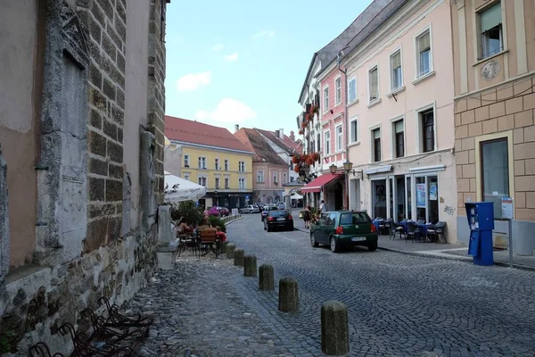 プトゥイは 2016 日にドラバ川銀行 下シュタイアー マルク州地域スロベニアの町の中世の通り — ストック写真