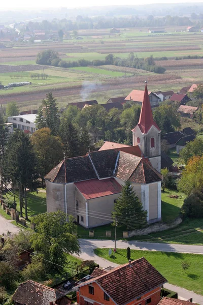 Kościół parafialny w Saint Martin w Scitarjevo, Chorwacja — Zdjęcie stockowe