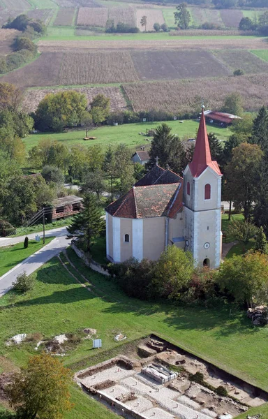 Plébániatemplom Szent Márton Scitarjevo, Horvátország — Stock Fotó