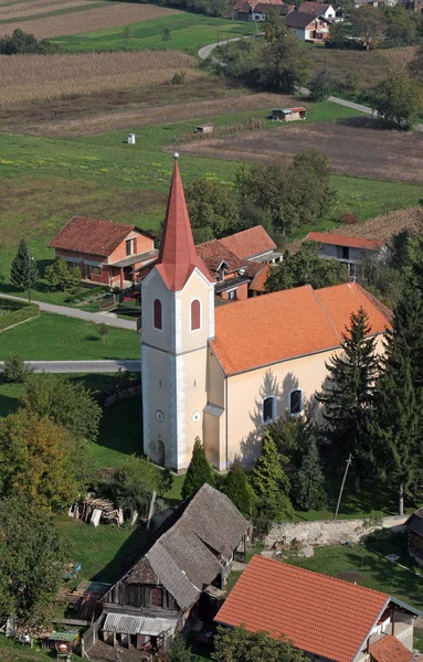 Farní kostel svatého Martina v Scitarjevo, Chorvatsko — Stock fotografie