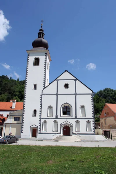 Iglesia parroquial de San Nicolás en Hrvatska Kostajnica, Croacia —  Fotos de Stock