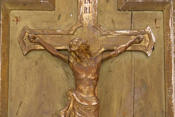 Velesevec，克罗地亚圣彼得教区教堂的十字架上钉死 — 图库照片