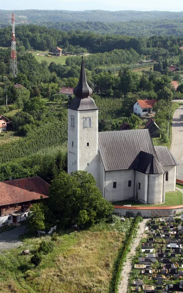 Iglesia parroquial de San Martín en Pisarovinska Jamnica, Croacia —  Fotos de Stock