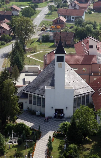 Plébánia templom a Páduai Szent Antal Lasinja, Horvátország — Stock Fotó