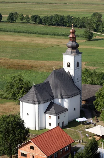 Pfarrkirche der Heiligen Maria Magdalena in donja kupcina, Kroatien — Stockfoto