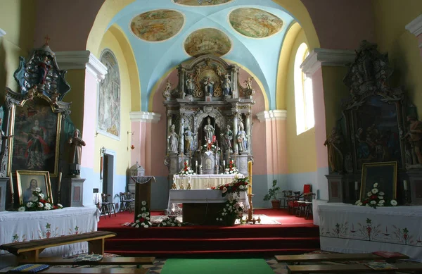 Församlingkyrkan av Saint Joseph i Sisljavic, Kroatien — Stockfoto