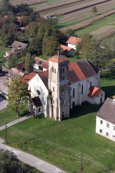 Приходская церковь Святого Антония Падуанского в Букевье, Хорватия — стоковое фото