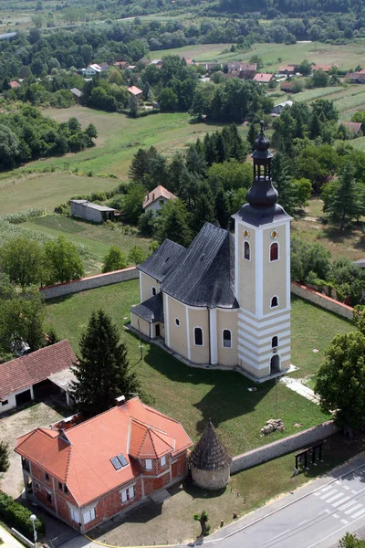 Parafialny Kościół Wniebowzięcia Najświętszej Panny Marii w Pokupsko, Chorwacja — Zdjęcie stockowe