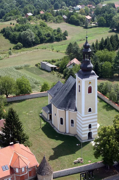 Parafialny Kościół Wniebowzięcia Najświętszej Panny Marii w Pokupsko, Chorwacja — Zdjęcie stockowe