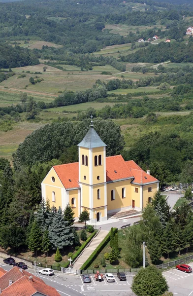 Приходская церковь Святого Креста в Краварско, Хорватия — стоковое фото