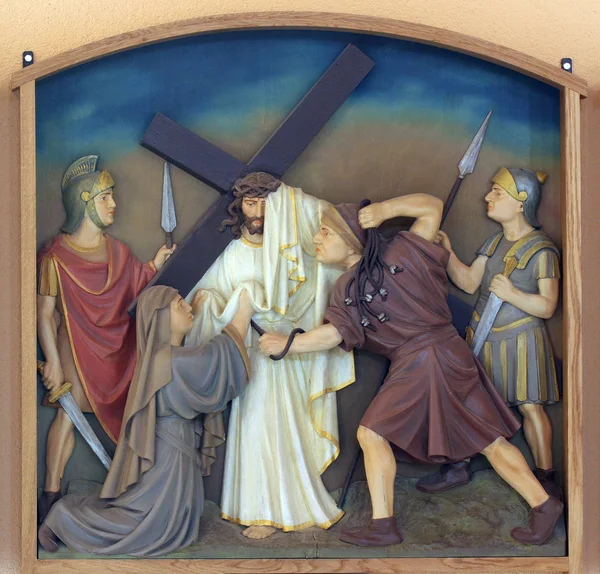 6-я станция Креста, Вероника вытирает лицо Иисуса — стоковое фото