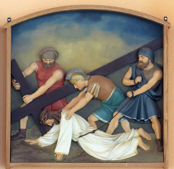 Séptimas Estaciones de la Cruz, Jesús cae por segunda vez — Foto de Stock
