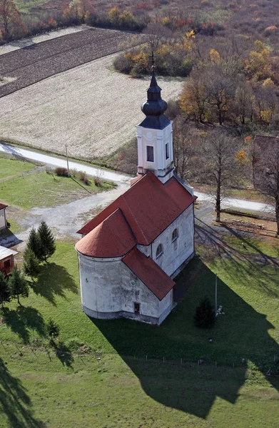 Parochie kerk van Sint Antonius van Padua in Bucica, Kroatië — Stockfoto