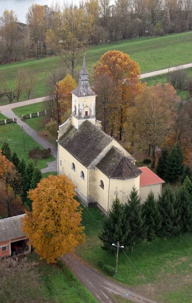 Plébániatemplom Szent Miklós, Gusce, Horvátország — Stock Fotó