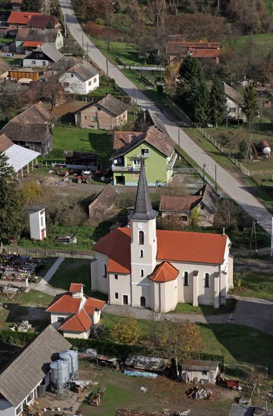 Kratecko、クロアチアのサンロック教区教会 — ストック写真