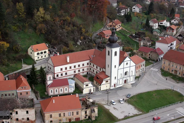 Farní kostel svatého Mikuláše v Hrvatska Kostajnica, Chorvatsko — Stock fotografie