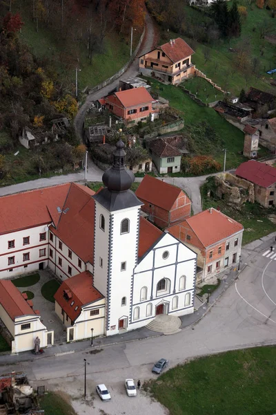 Parish Church of Saint Nicholas i Hrvatska Kostajnica, Kroatien — Stockfoto