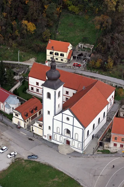 Igreja Paroquial de São Nicolau em Hrvatska Kostajnica, Croácia — Fotografia de Stock