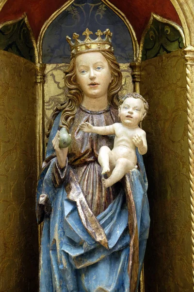 Madonna med barn – stockfoto