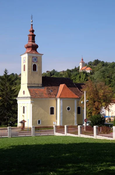 Plébánia templom a Szent Francis Xavier Vugrovec, Horvátország — Stock Fotó