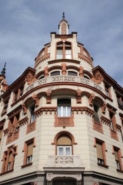 Ludwig Hof, Maribor, Slovenya Postna cadde ve ana meydanın köşesinde yer 