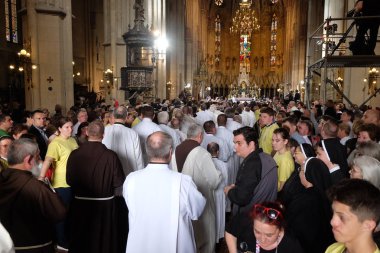 St. Leopold Mandic Zagreb Katedrali, Hırvatistan için vücudun varışta 16 Nisan 2016.