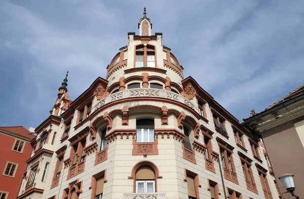 Ludwig Hof, hoek van Postna street en Main square in Maribor, Slovenië — Stockfoto