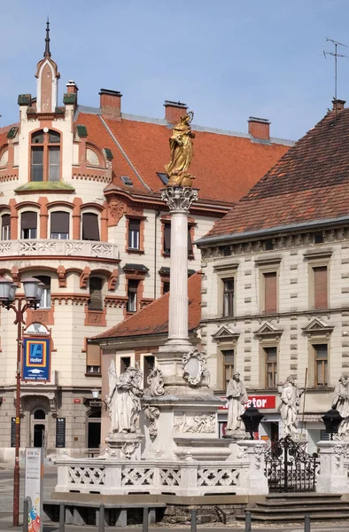 Columna de la peste en la Plaza de Armas de la ciudad de Maribor en Eslovenia — Foto de Stock