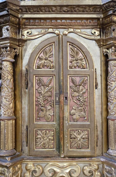 Svatostánek, oltář v kostele svaté Kateřiny Alexandrijské Krapina, Chorvatsko — Stock fotografie