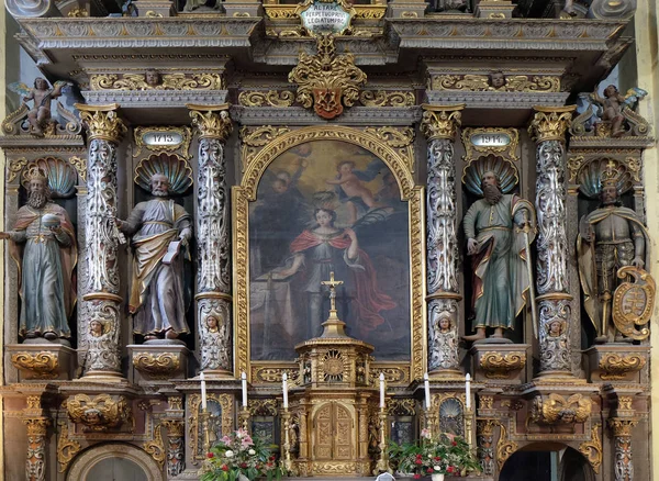Ołtarz główny w kościele Świętej Katarzyny z Aleksandrii w mieście Krapina, Chorwacja — Zdjęcie stockowe