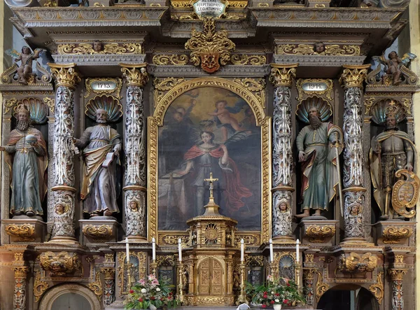 Altare maggiore nella chiesa di Santa Caterina d'Alessandria a Krapina, Croazia — Foto Stock