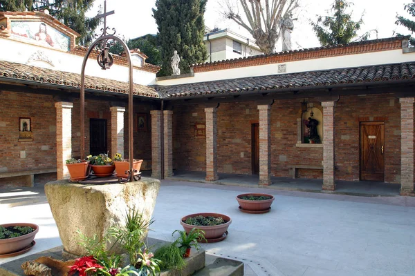 Helgedomen av St. Leopold Mandic (Santuario di San Leopoldo Mandic) i Padua — Stockfoto